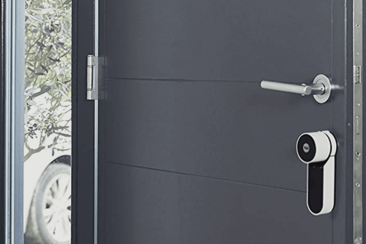 Yale ENTR Smart Door Lock Specifications