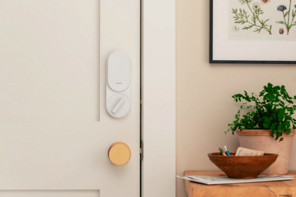 What Smart Locks Work with Simplisafe Security System? TECH GURU GUY
