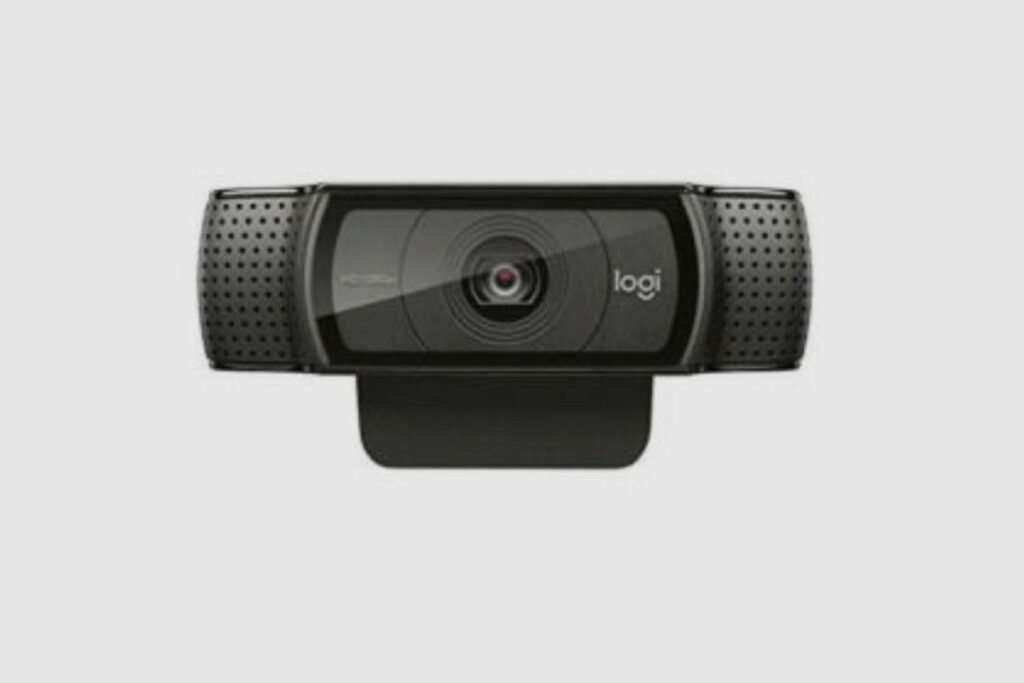 Does the Logitech C920 webcam have a Microphone_