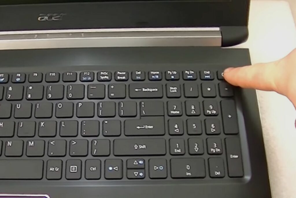 How to Turn on an Acer Aspire 5 laptop